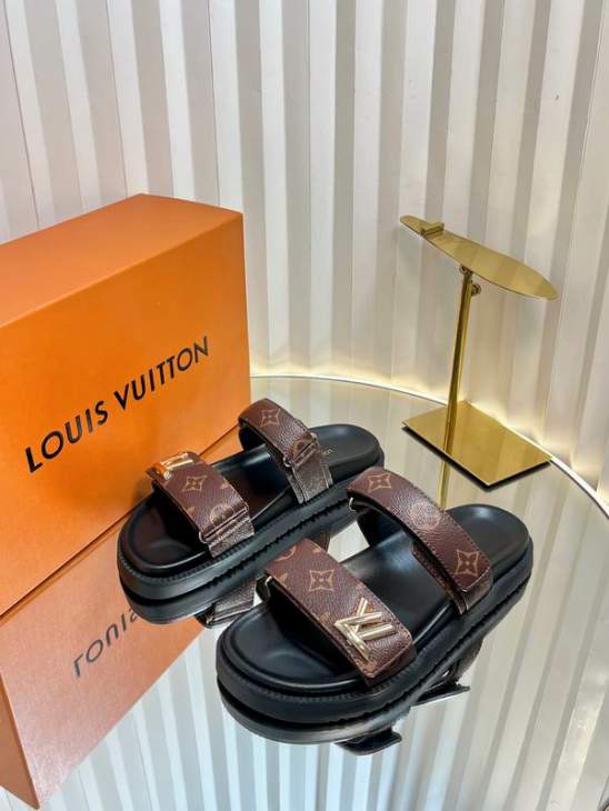 Picture of Louis Vuitton Slippers _SKULVsz35-41mnh0602549
